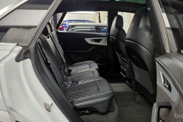 2022 Audi Q8 с пробегом 53 501 км