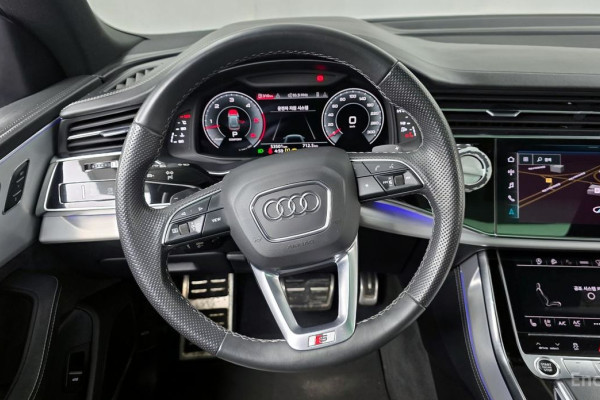 2022 Audi Q8 с пробегом 53 501 км