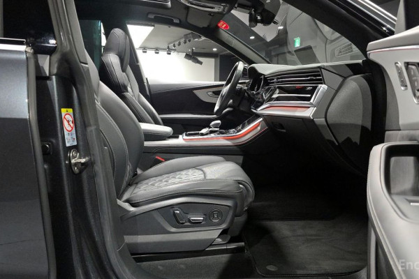 2022 Audi Q8 с пробегом 58 369 км