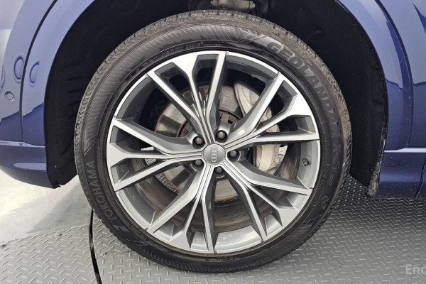 2021 Audi Q8 с пробегом 111 384 км