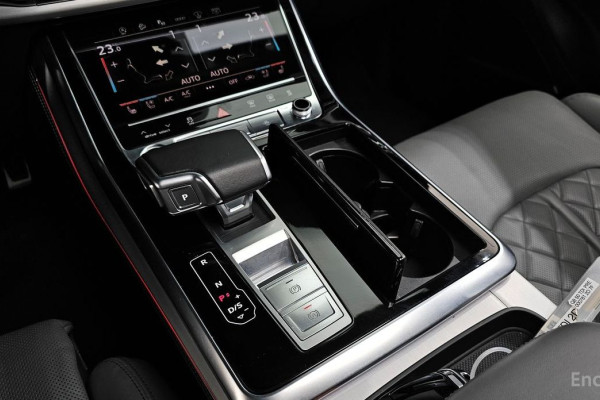 2021 Audi Q8 с пробегом 111 384 км