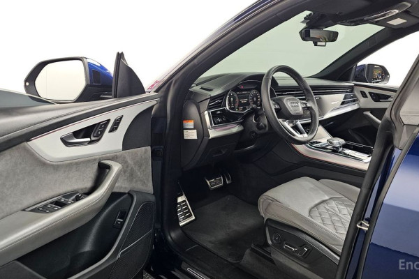 2021 Audi Q8 с пробегом 111 384 км