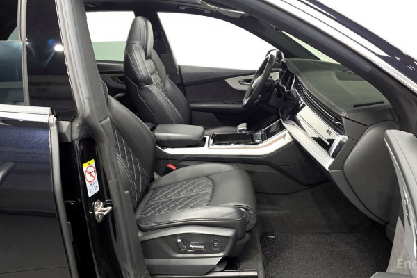 2021 Audi Q8 с пробегом 40 049 км