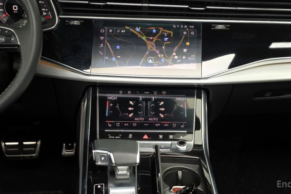 2021 Audi Q8 с пробегом 40 049 км