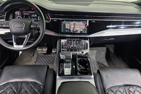 2021 Audi Q8 с пробегом 86 651 км