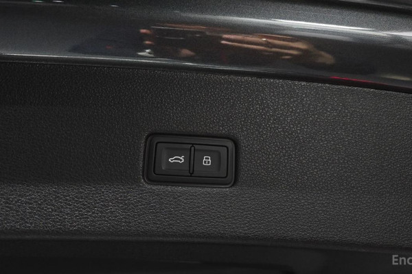 2022 Audi Q8 с пробегом 58 369 км