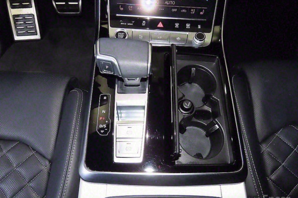 2021 Audi Q8 с пробегом 102 315 км