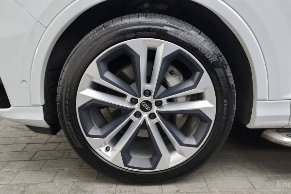 2023 Audi Q7 с пробегом 42 752 км