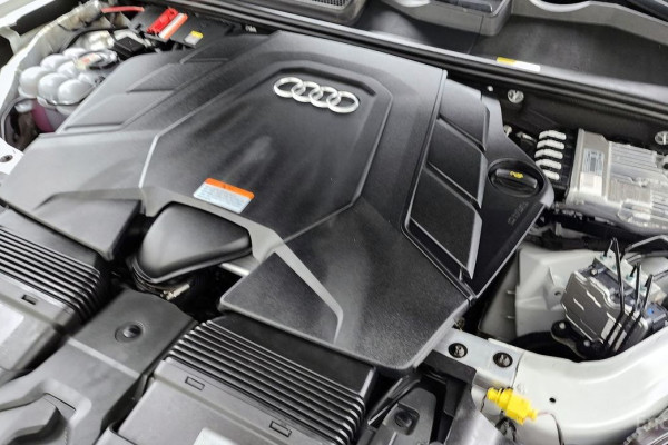 2023 Audi Q7 с пробегом 42 752 км