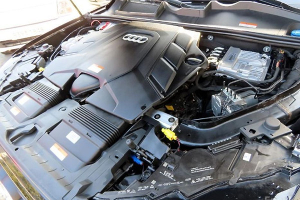 2023 Audi Q7 с пробегом 23 800 км