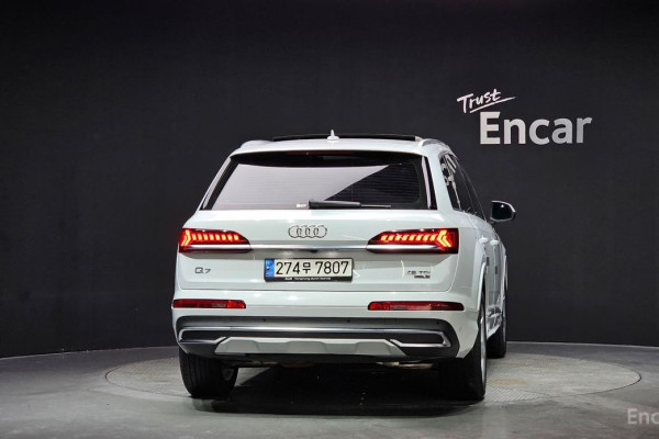 2020 Audi Q7 с пробегом 90 729 км
