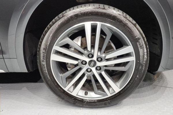 2021 Audi Q5 с пробегом 23 606 км