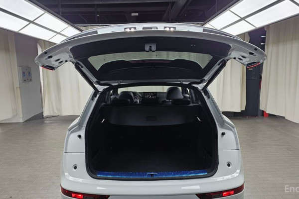 2023 Audi Q5 с пробегом 40 136 км