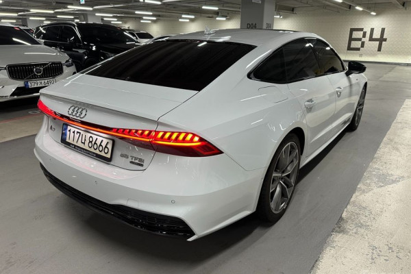 2022 Audi A7 с пробегом 45 427 км