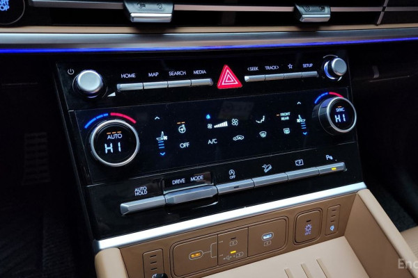 2023 Hyundai Santa Fe с пробегом 7 892 км