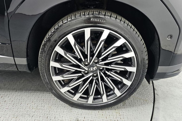 2023 Hyundai Santa Fe с пробегом 22 716 км