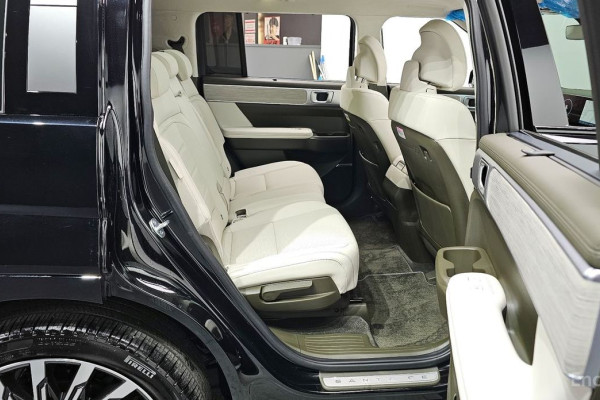 2023 Hyundai Santa Fe с пробегом 22 716 км