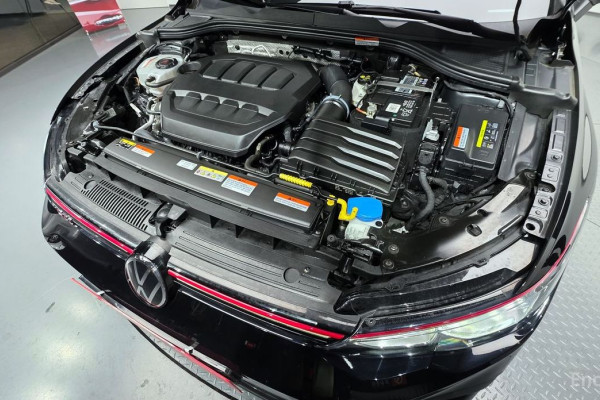 2022 Volkswagen Golf с пробегом 19 496 км