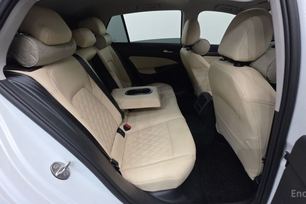 2022 Volkswagen Golf с пробегом 27 610 км