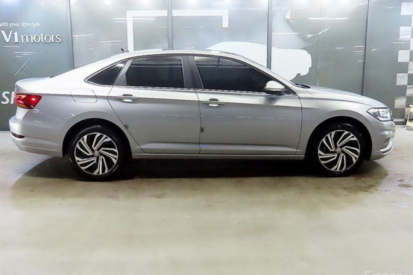 2021 Volkswagen Jetta с пробегом 43 972 км