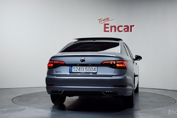 2021 Volkswagen Jetta с пробегом 43 975 км