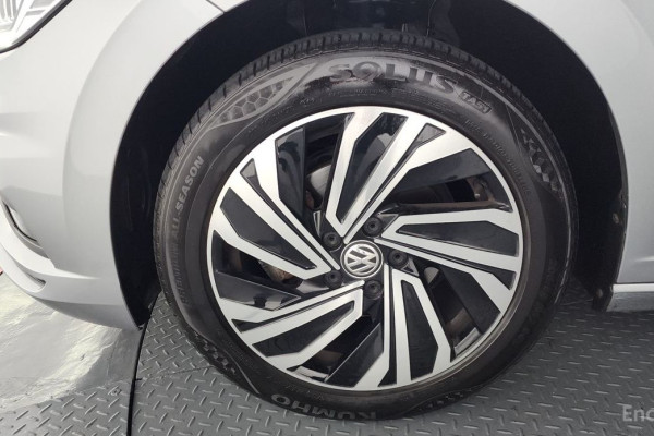 2021 Volkswagen Jetta с пробегом 43 975 км