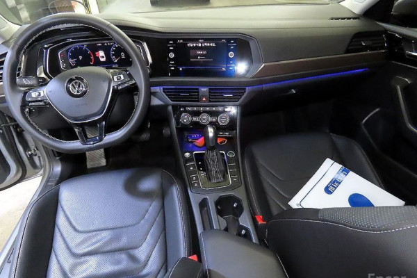 2021 Volkswagen Jetta с пробегом 43 972 км