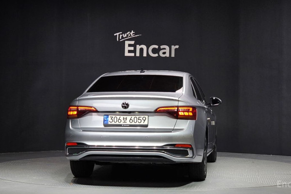 2022 Volkswagen Jetta с пробегом 65 941 км