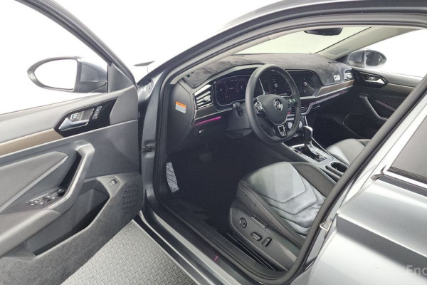 2021 Volkswagen Jetta с пробегом 44 705 км