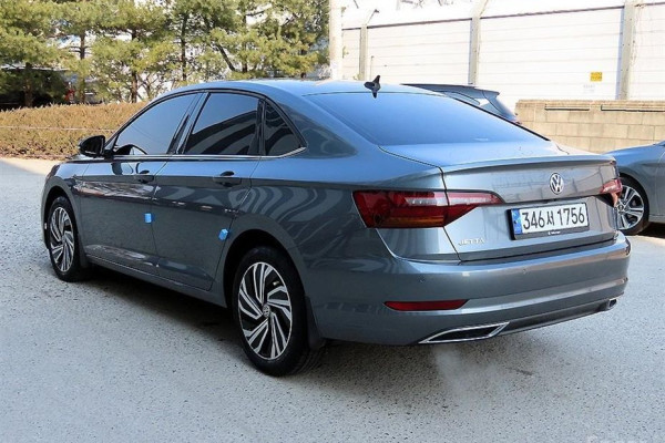 2021 Volkswagen Jetta с пробегом 33 441 км