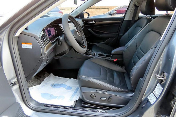 2021 Volkswagen Jetta с пробегом 33 441 км