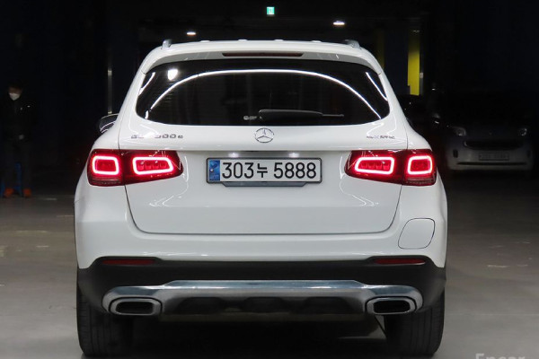 2021 Mercedes-Benz GLC с пробегом 104 903 км
