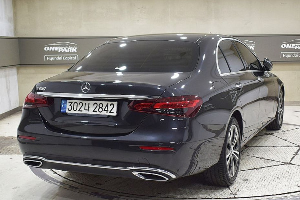 2022 Mercedes-Benz E-Класс с пробегом 56 000 км