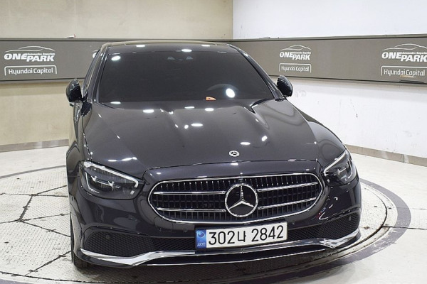 2022 Mercedes-Benz E-Класс с пробегом 56 000 км