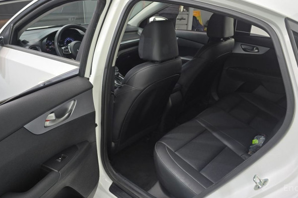 2021 Kia K3 с пробегом 67 695 км