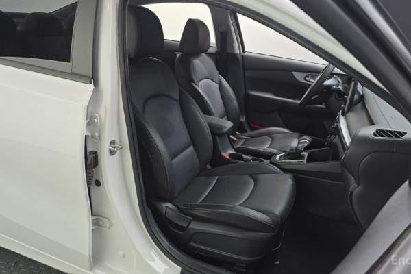 2021 Kia K3 с пробегом 67 695 км