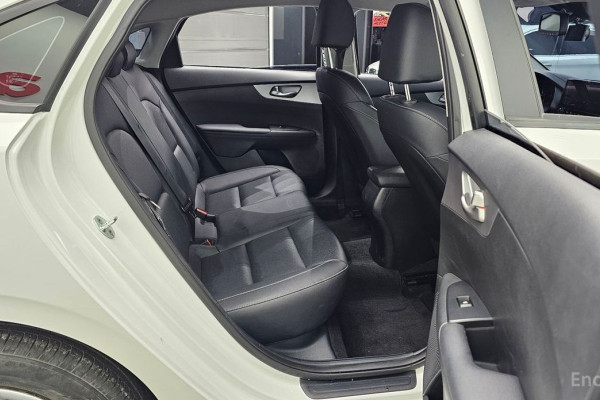 2021 Kia K3 с пробегом 67 684 км