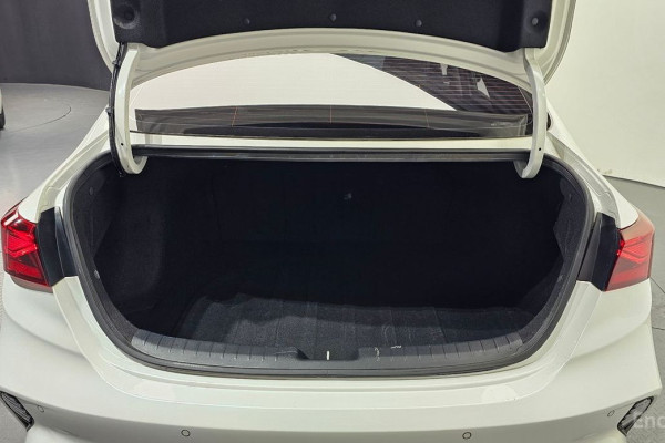 2021 Kia K3 с пробегом 67 684 км