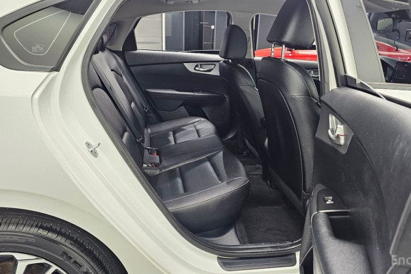 2022 Kia K3 с пробегом 102 270 км