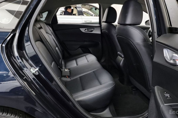 2022 Kia K3 с пробегом 43 753 км