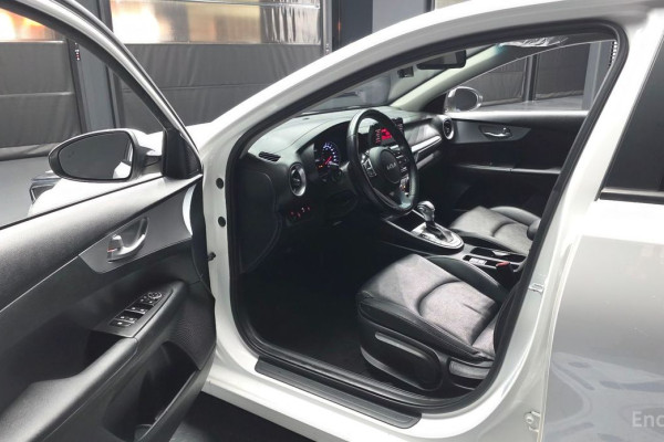 2022 Kia K3 с пробегом 121 896 км