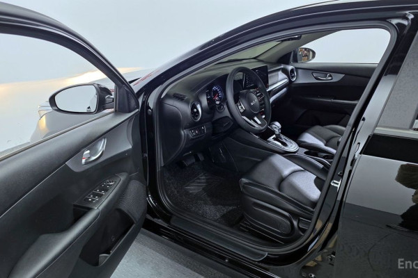 2021 Kia K3 с пробегом 44 682 км