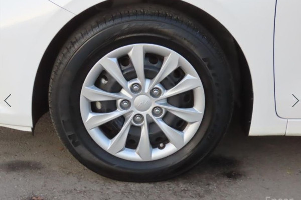 2022 Kia K3 с пробегом 74 087 км