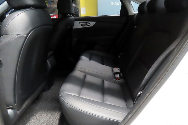 2021 Kia K3 с пробегом 104 469 км