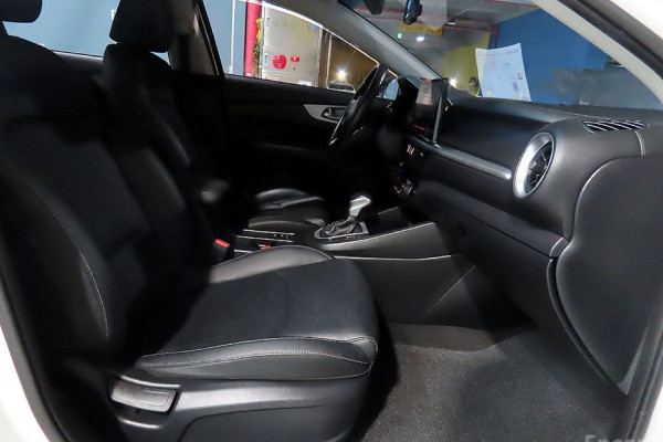 2021 Kia K3 с пробегом 104 469 км