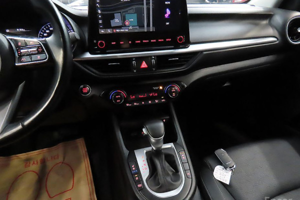 2021 Kia K3 с пробегом 104 469 км