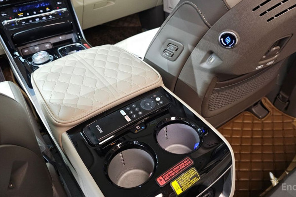 2022 Kia Carnival с пробегом 53 990 км