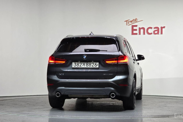 2020 BMW X1 с пробегом 49 822 км