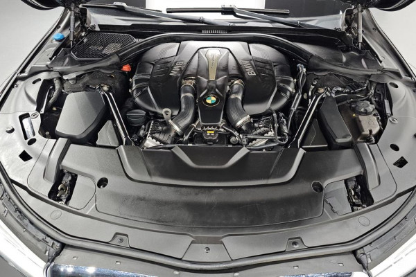 2015 BMW 7 серии с пробегом 108 817 км