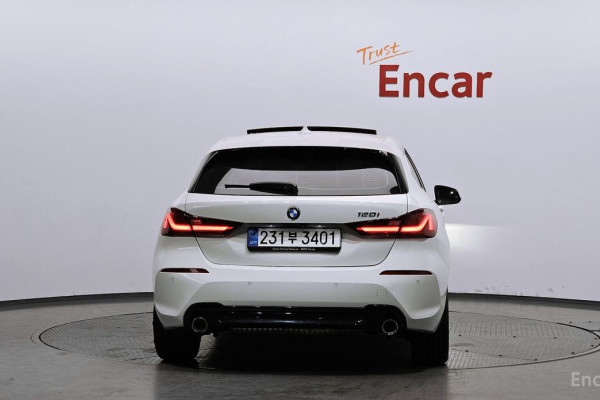 2021 BMW 1 серии с пробегом 45 597 км